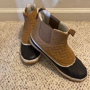 JBU Tan and Black Quilted Winter Boots